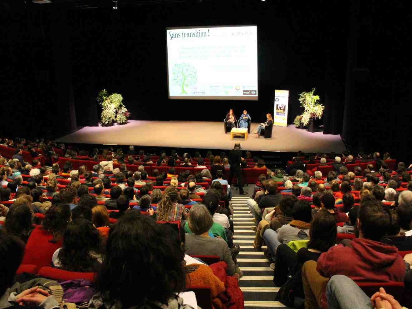Vandana Shiva à Rennes devant 700 personnes